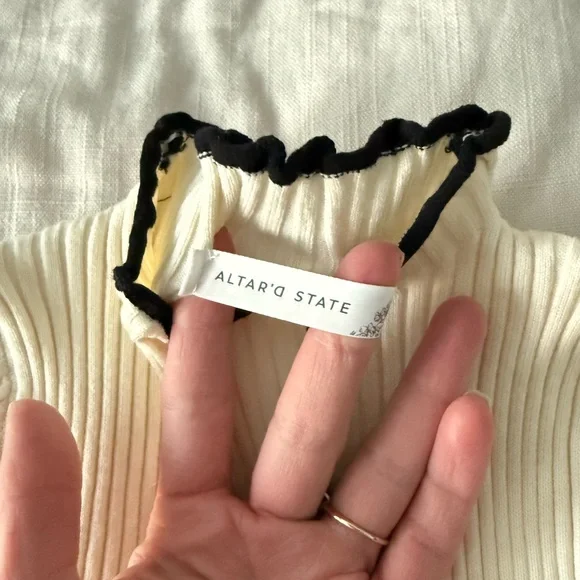 Altar’d State Ribbed Lettuce Edge Mock Neck Top Cream Black XS - Picture 2 of 3